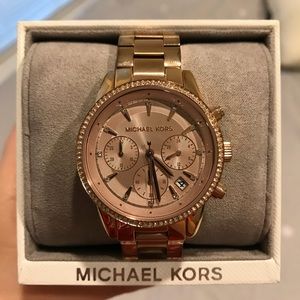 Michael Kors Rose-Gold Watch 💕